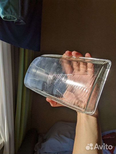 Стекло левой передней фары Skoda Felicia