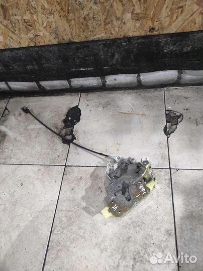 Замок двери задней левой Ford Focus 1