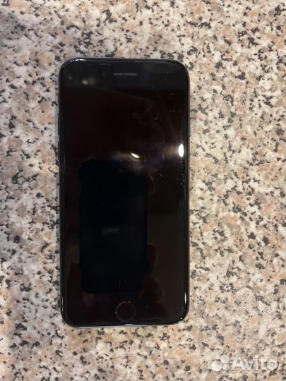 Телефон iPhone se 2020