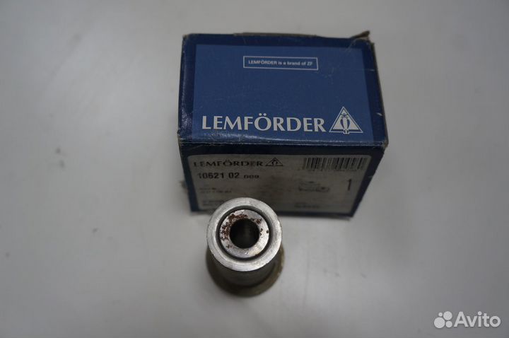 BMW Е38 втулка маятникового рычага 32211136452