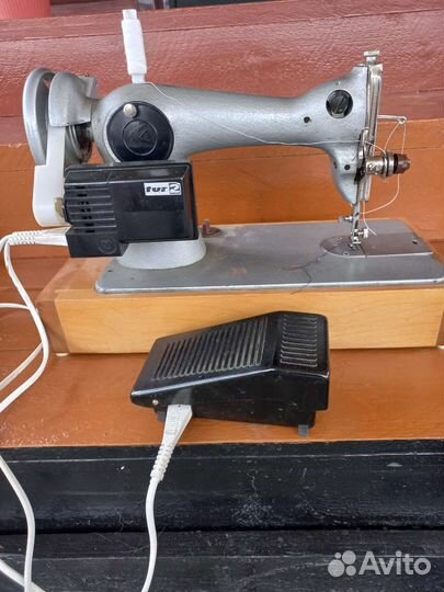 Швейная машинка Подольск tur 2 с электроприводом