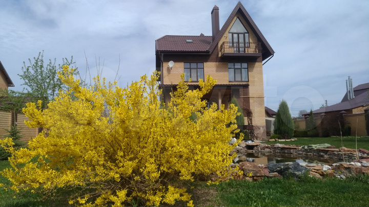 Коттедж 320 м² на участке 14 сот.