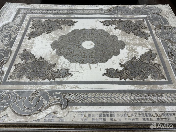 Ковер фигурный новый 1.56х2.3