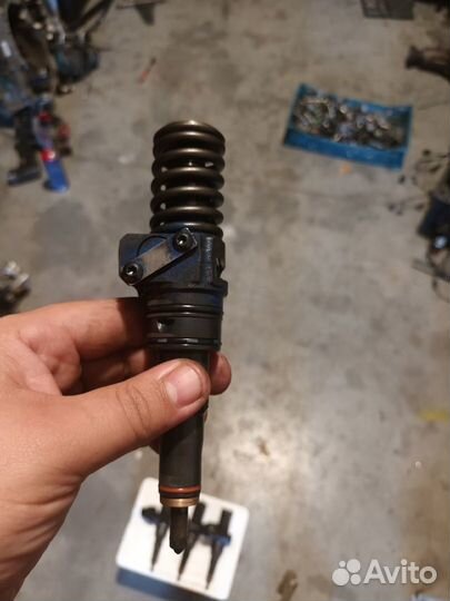 038130073AG VW Transporter T5 форсунки 0414720215
