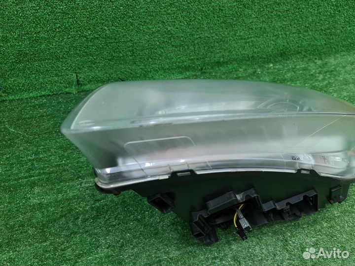 Фара левая Volvo XC70