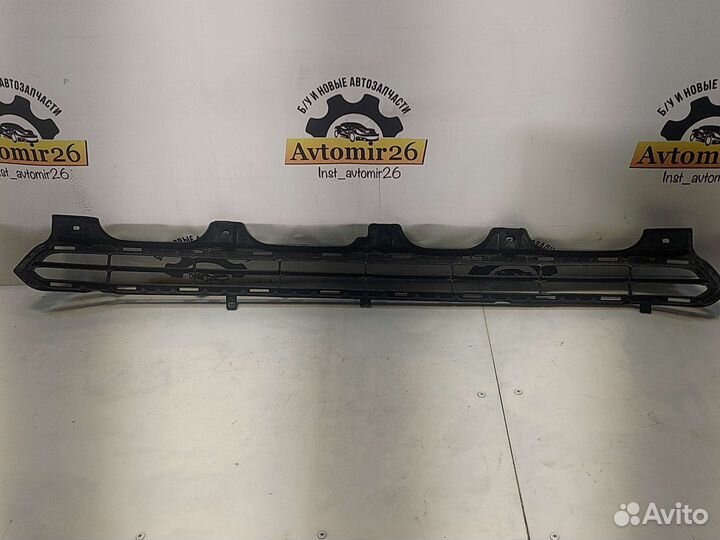 Решетка переднего бампера Toyota LC Prado