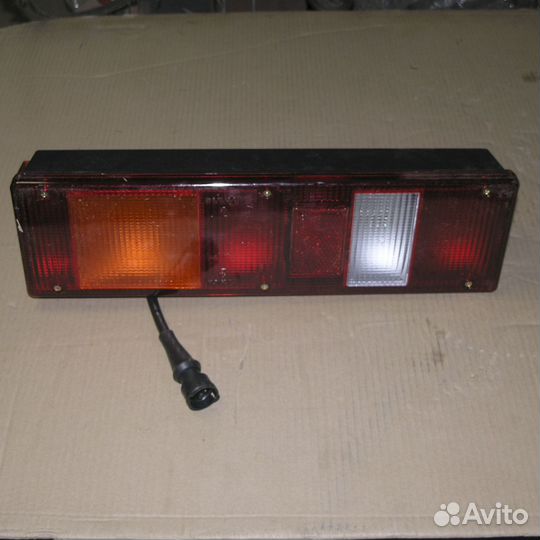 Фонарь задний маз правый с кабелем (7442.3716-10