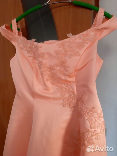 Платье вечернее