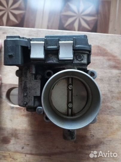Дроссельная заслонка 03F133062B