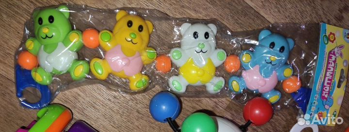 Игрушки, погремушки, грызунок,книжки для родителей