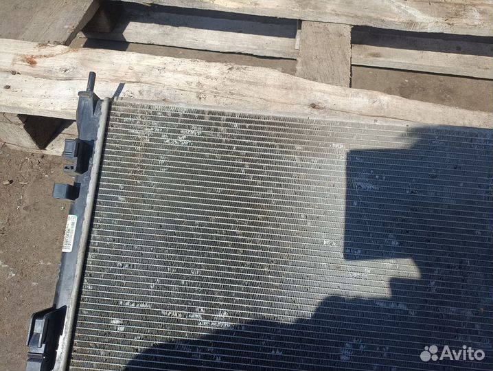 Радиатор охлаждения Renault Logan 8200735039