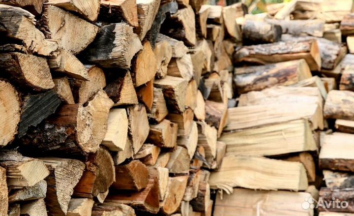 Дрова сложенные