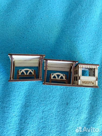 Автобусные остановки с кассой для макета