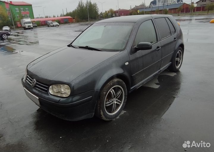 VW Golf 2000