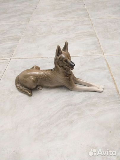 Фарфоровая статуэтка Овчарка, лфз. СССР
