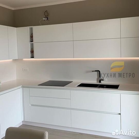 Кухонные гарнитуры, нестандартная кухня на заказ