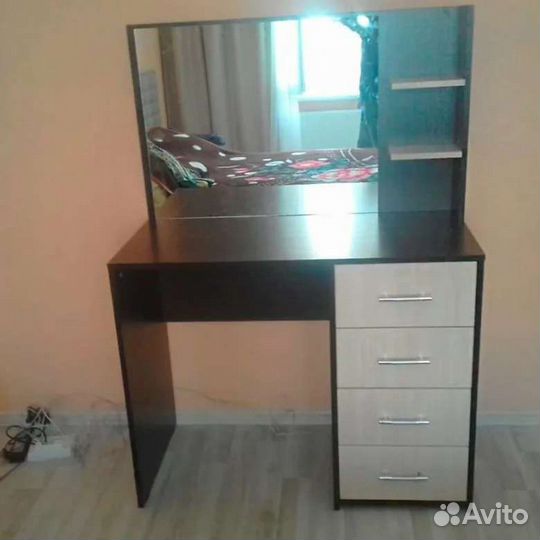 Туалетный столик