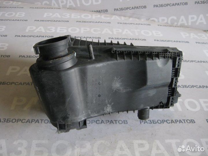 Корпус воздушного фильтра правый Volkswagen