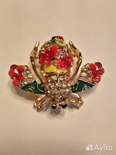 Брошь 