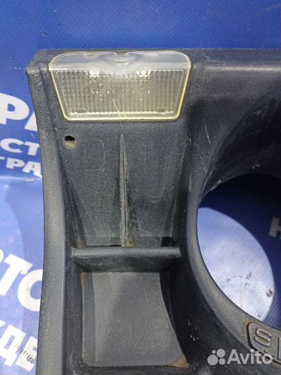 Консоль между сидений Ваз Жигули 2106 седан 2106