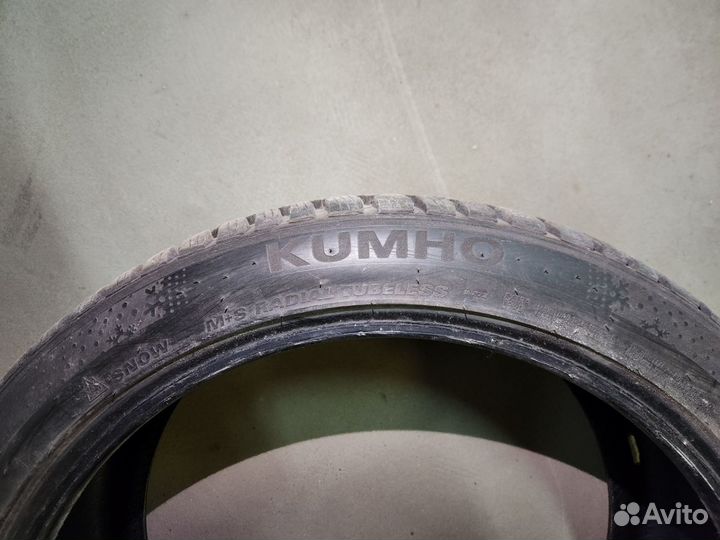 Kumho WinterCraft WP72 245/40 R20 99W