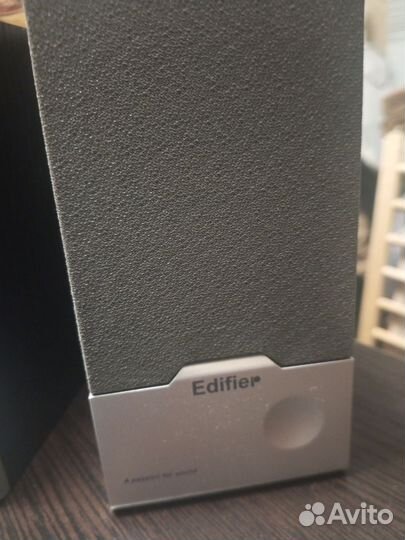 Колонки для компьютера Edifier R18