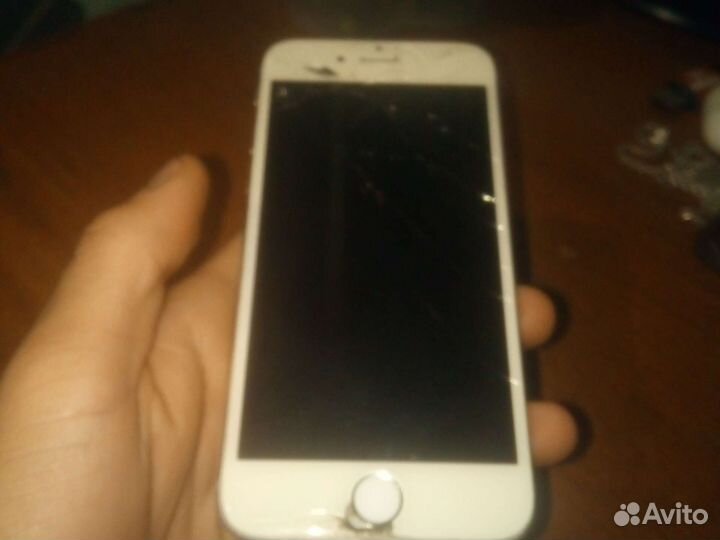 Телефон iPhone 6