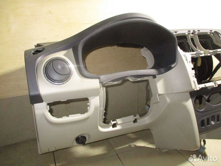 Торпедо Renault Logan 2