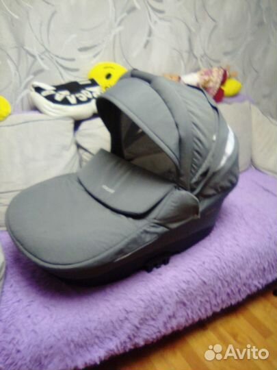 Прогулочная коляска 2 в 1