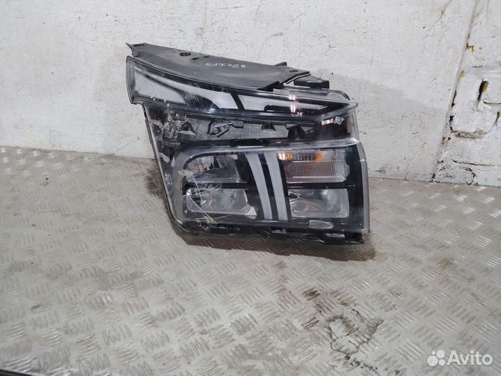 Фара правая Hyundai Santa Fe 4