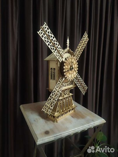 Часы Мельница