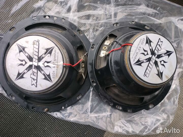 Акустические колонки в автомобили