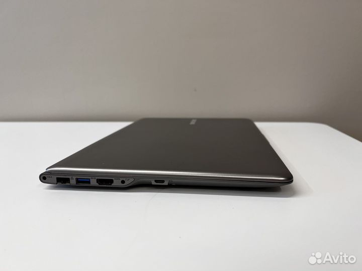 Ноутбук Samsung