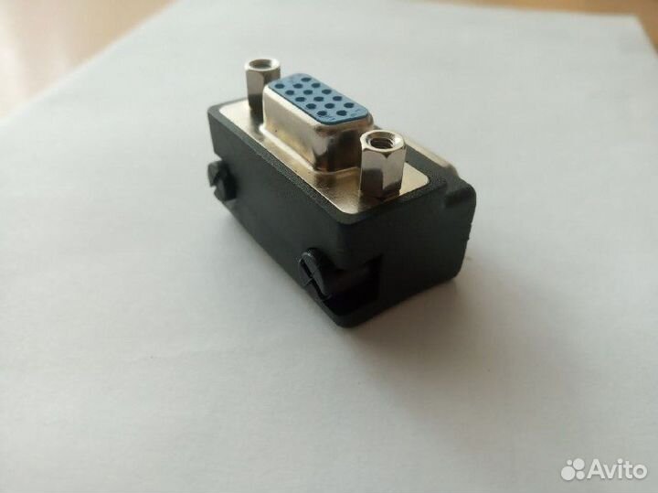 Адаптер угловой 15-pin VGA (M) to 15-pin VGA (F)