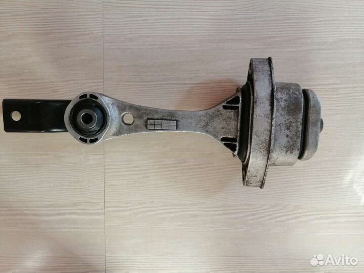 Опора двигателя Skoda Oktavia tour