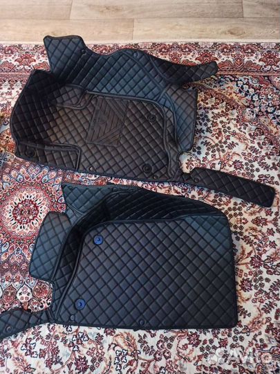 Продам комплект три Д обшивки салона, багажник на