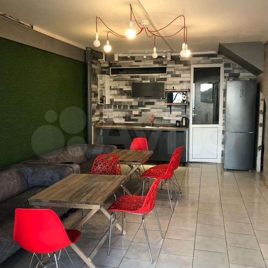 Комната 50 м², 1/4 эт.