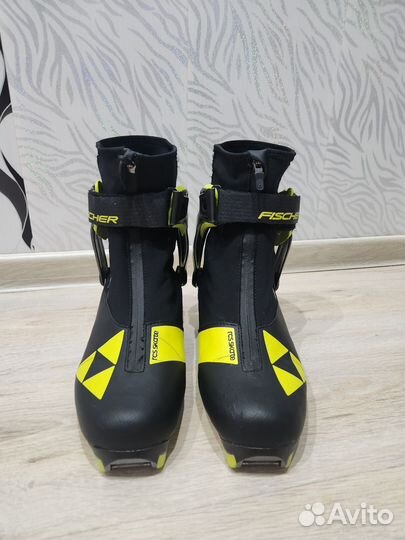 Лыжные ботинки