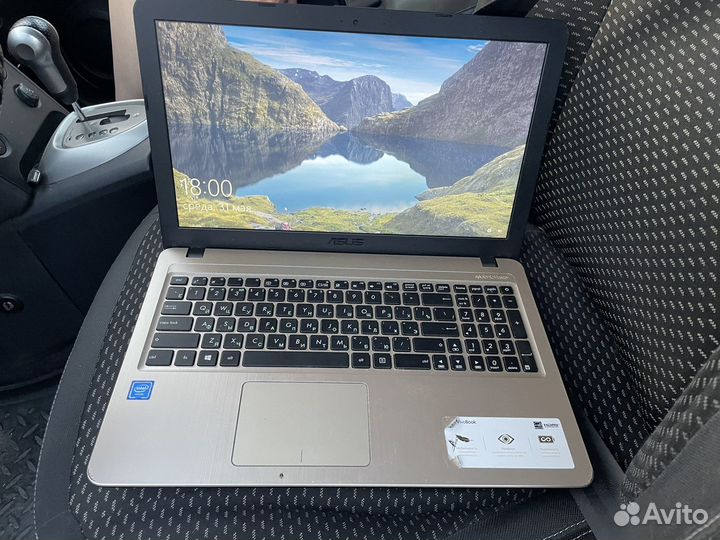 Ноутбук asus