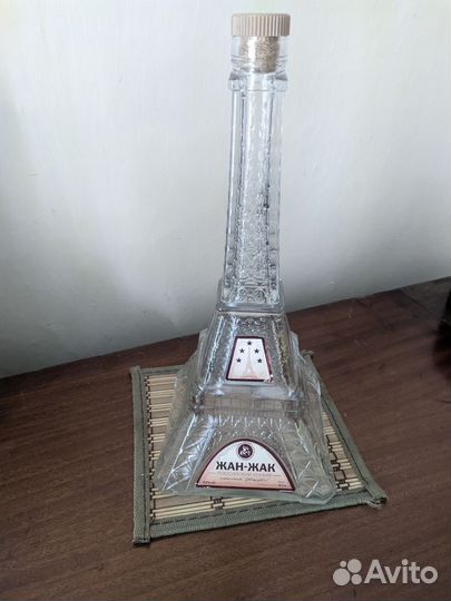 Графин Эйфелева башня