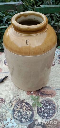 Сосуд керамический старинный. Дно д.20.в.32.г.д.11