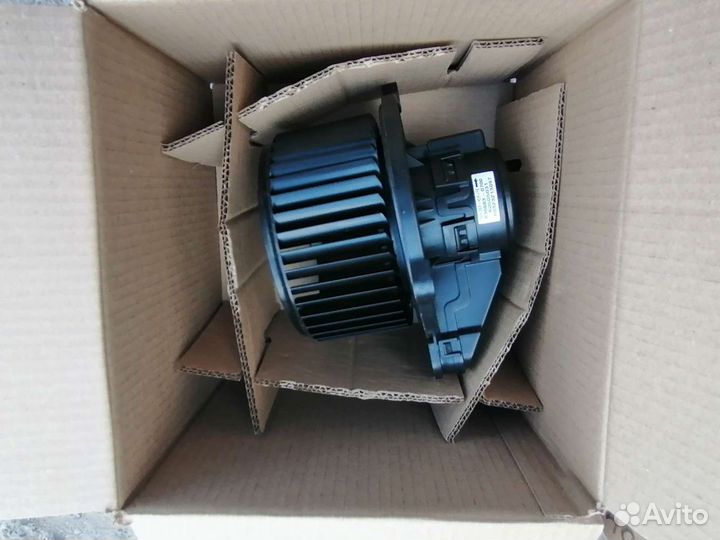 Моторчик печки Solaris 2 Оригинал