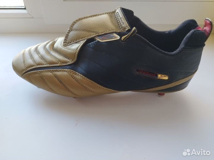 Футбольные бутсы размер 42-43