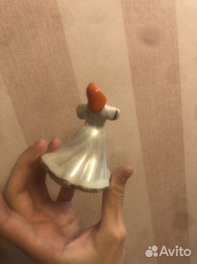 Фарфоровая статуэтка плясунья