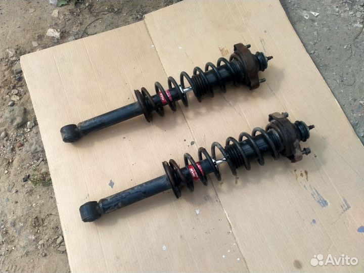 Стойки задние в сборе Mitsubishi Lancer 6