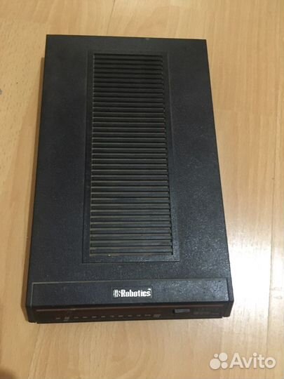 Телефонный факс-модем US Robotics Courier V34