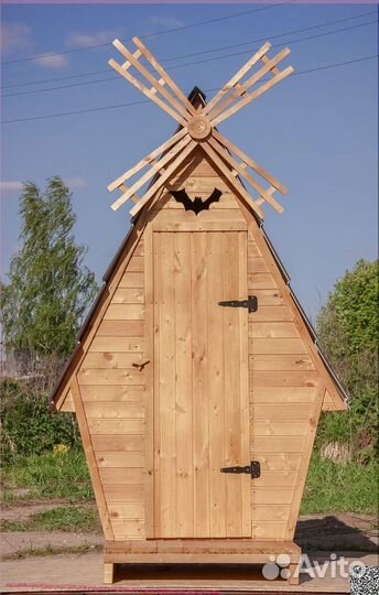 Уличный туалет деревянный