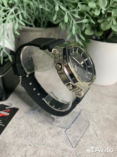 Часы Casio G-Shock GM-2100