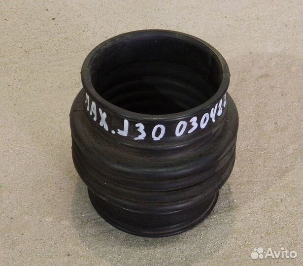 Патрубок воздушного фильтра Nissan Maxima J30