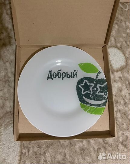 Тарелки и стаканы Coca-Cola (кока-кола) и Добрый